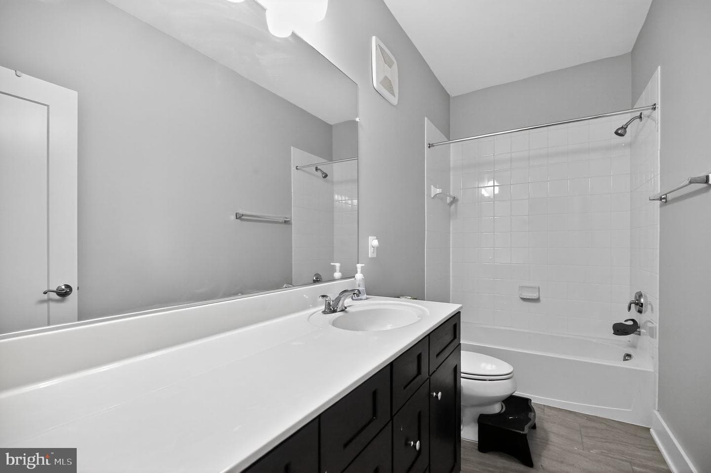 44852 Tiverton Square photo 15