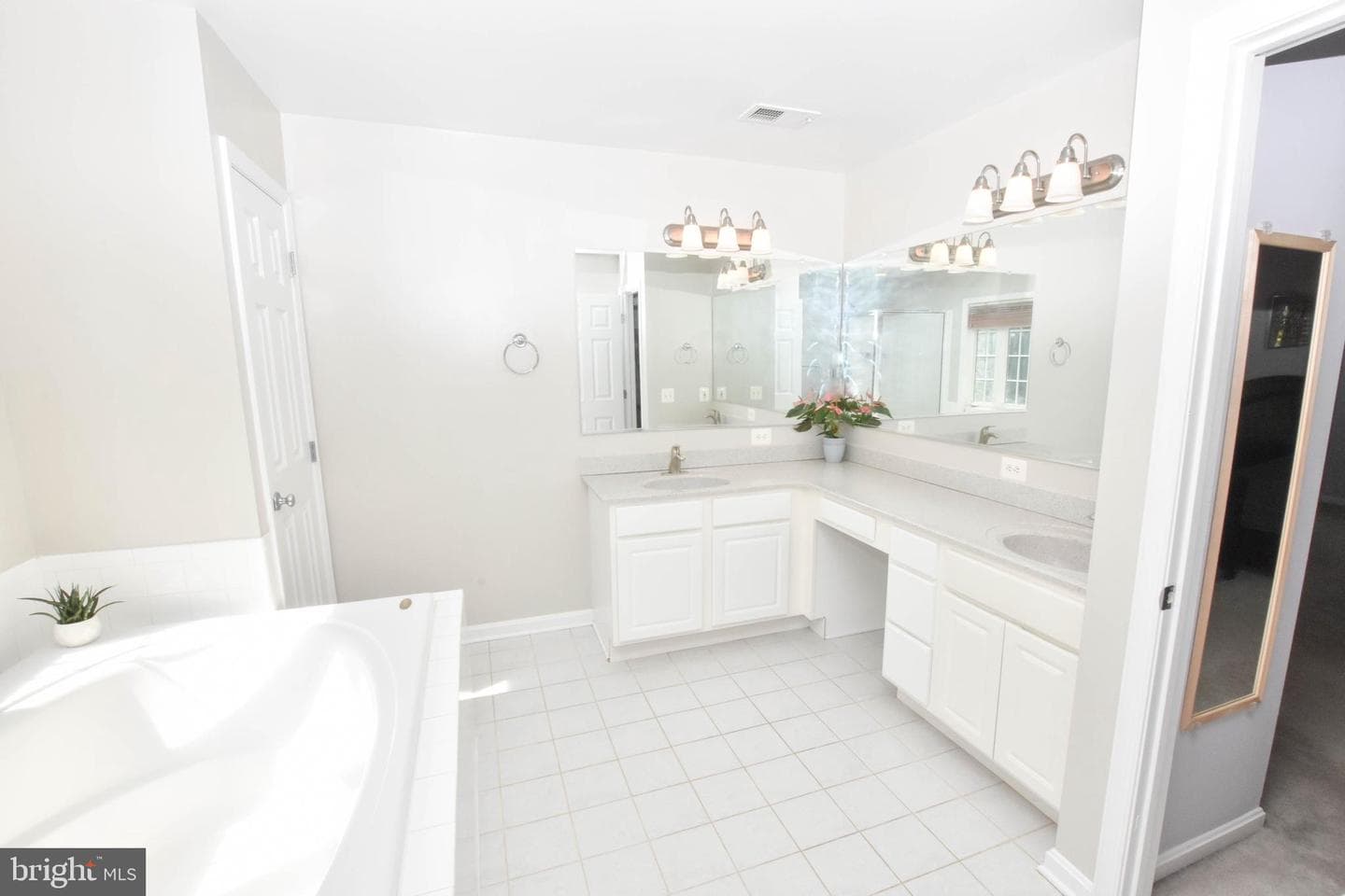 42235 Green Meadow Lane photo 32