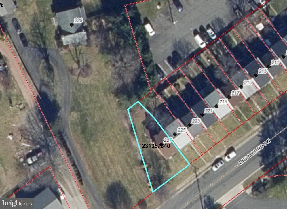 227 Dry Mill Road SW photo 28
