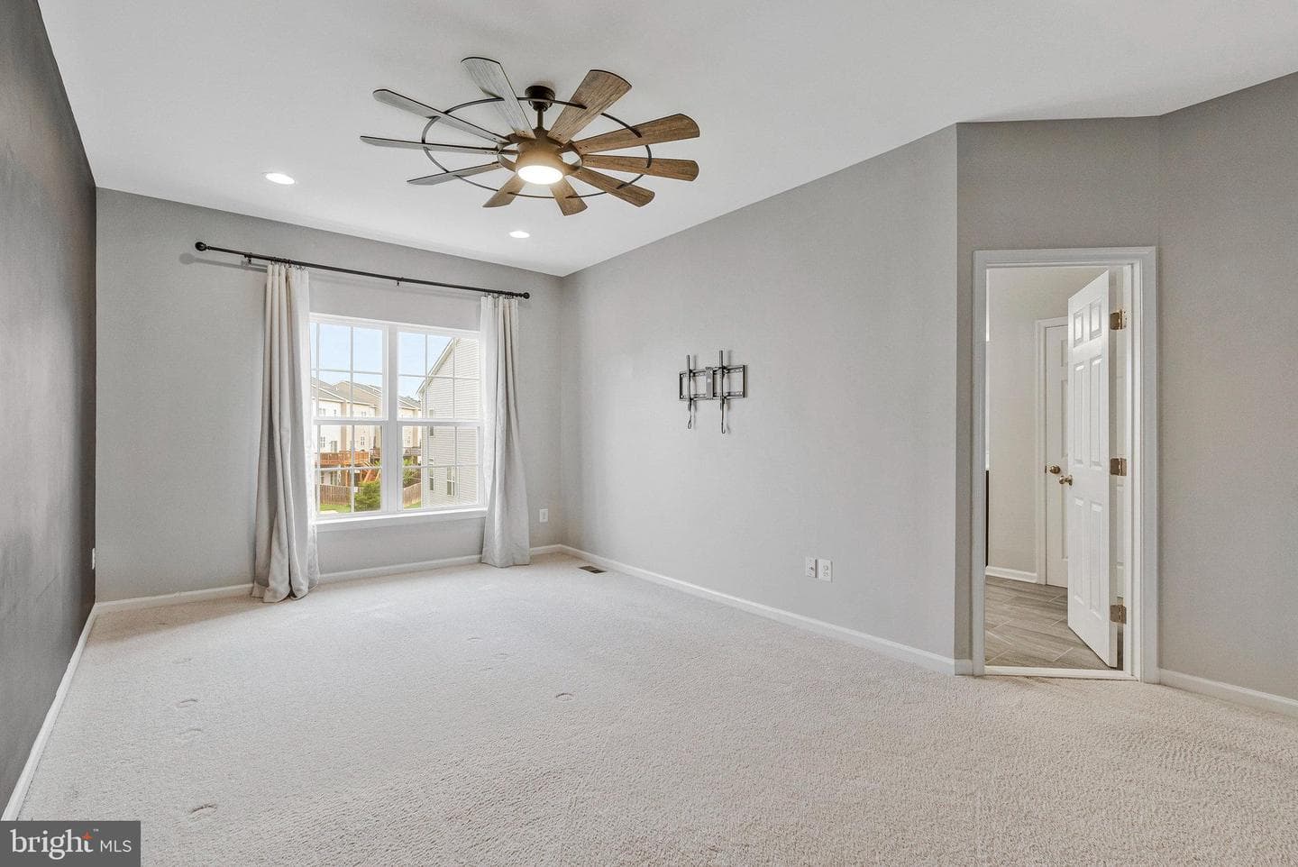 227 Upper Brook photo 19