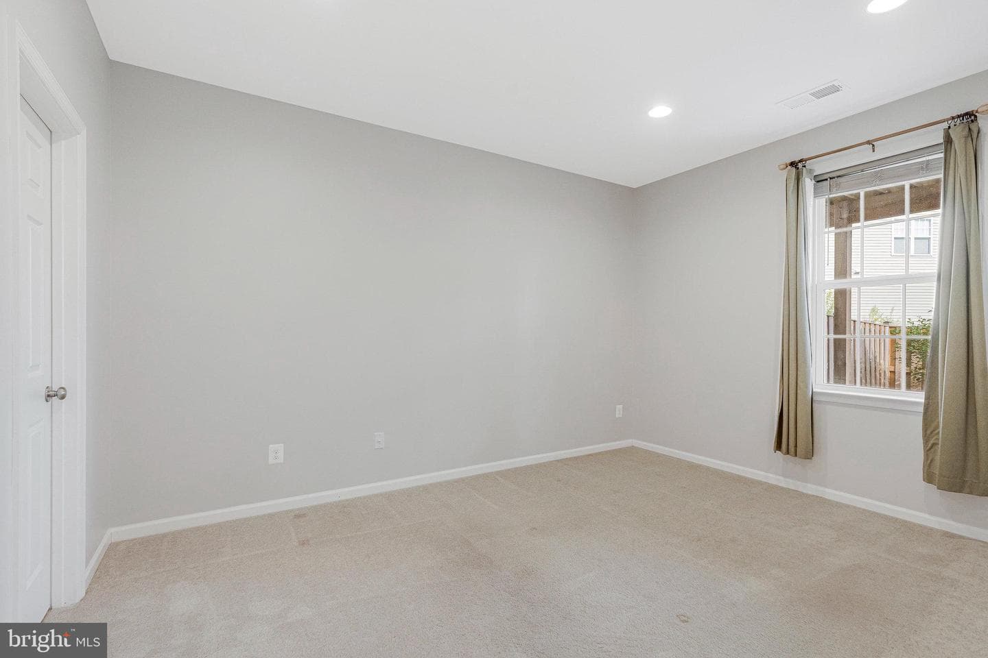 227 Upper Brook photo 37