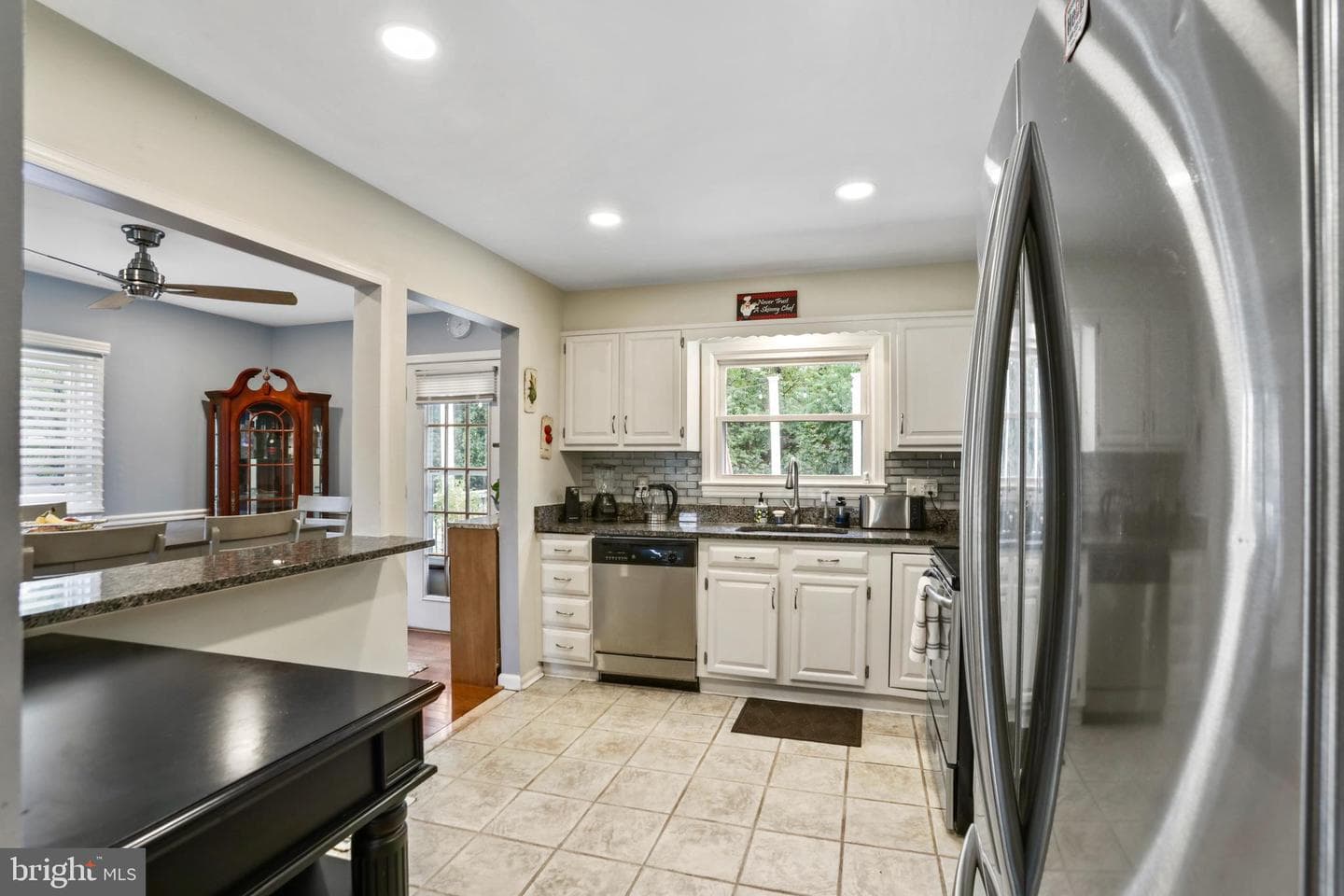 1106 E Maple Avenue E photo 4