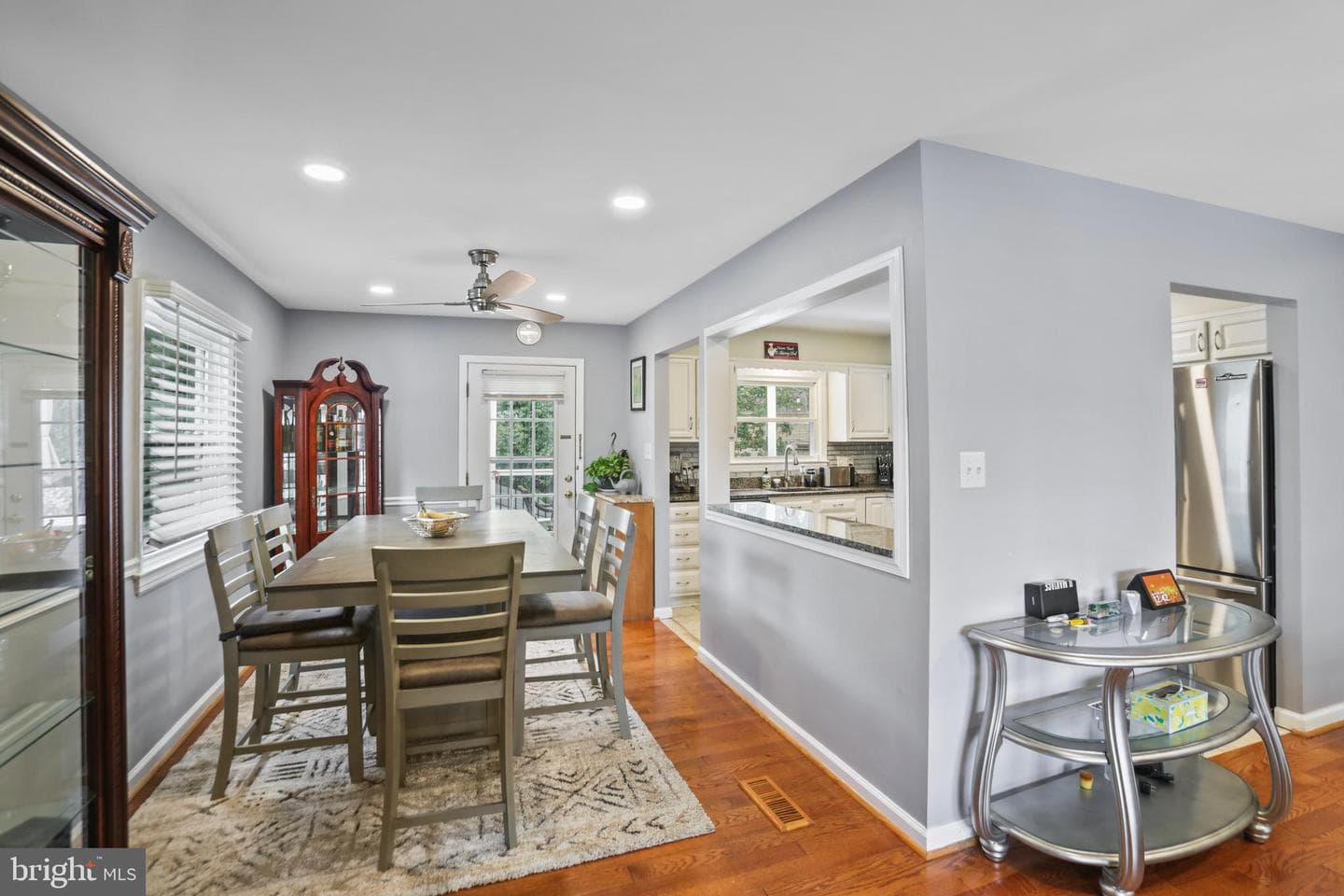 1106 E Maple Avenue E photo 6