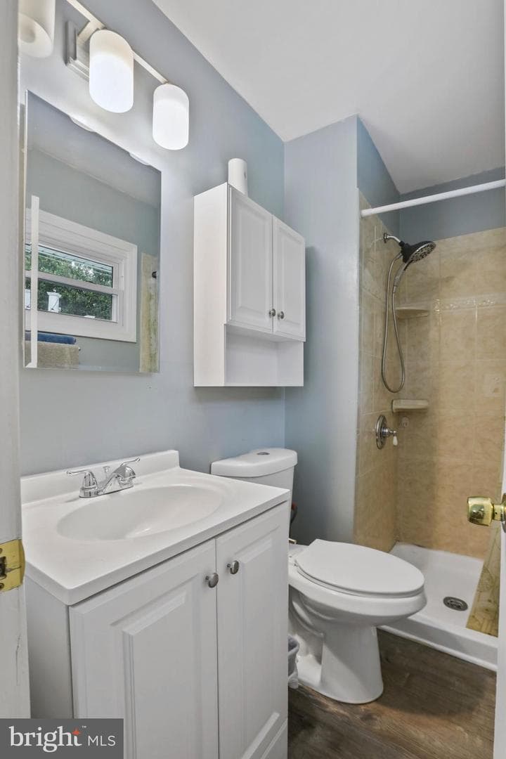 1106 E Maple Avenue E photo 9