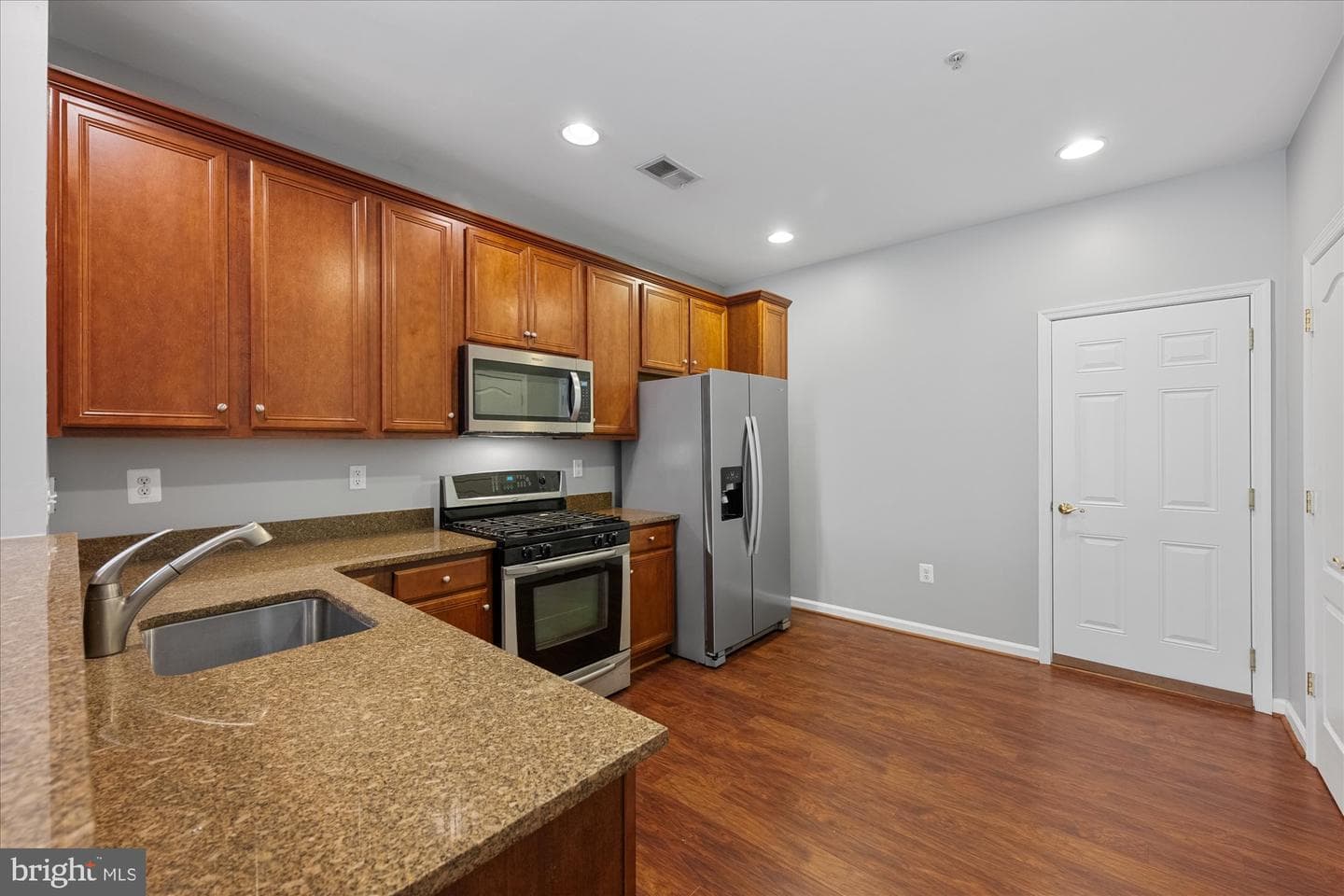 43613 McDowell Square photo 15
