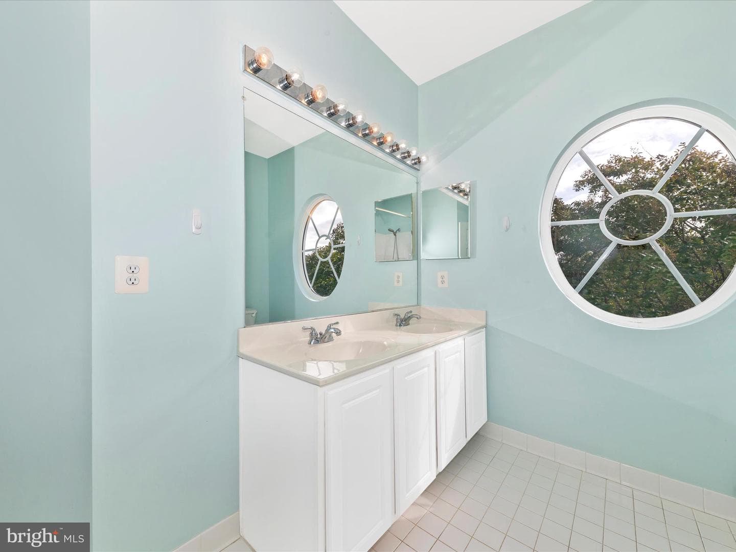 619 Greysands Lane photo 37