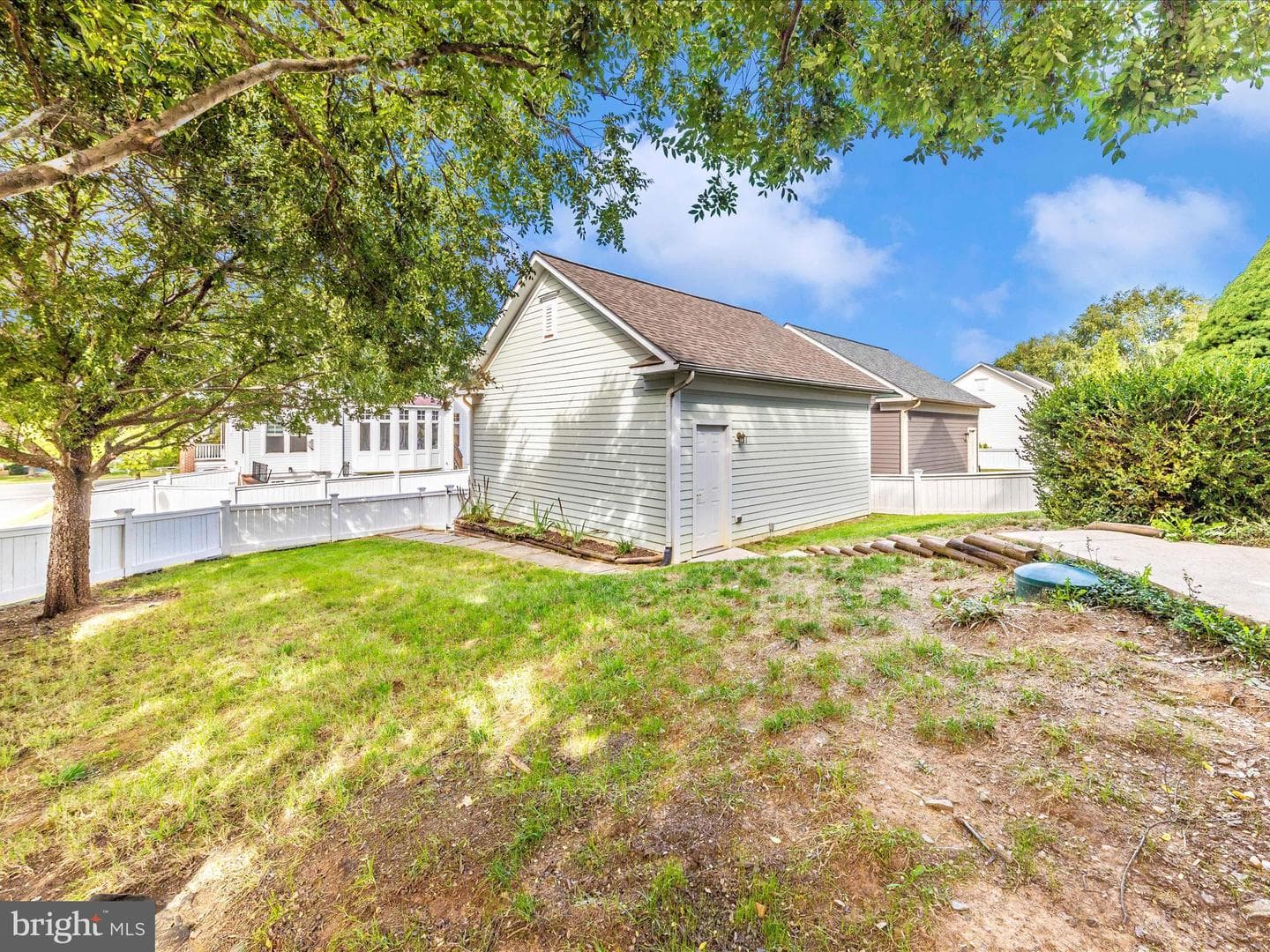 619 Greysands Lane photo 47