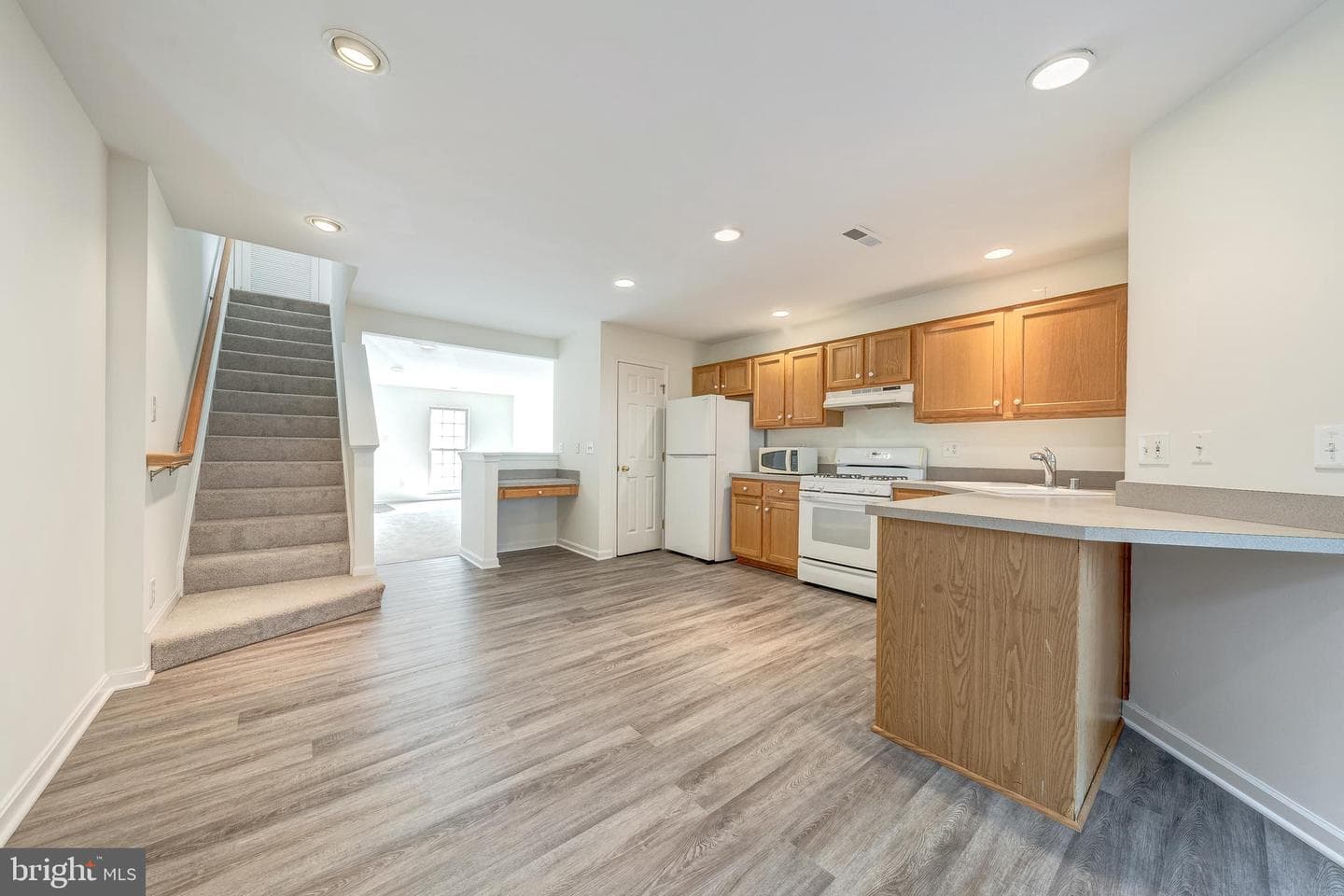 43539 Kiplington Square photo 10