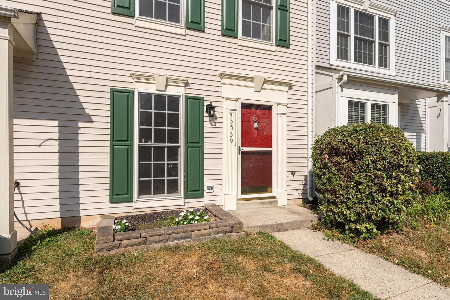 43539 Kiplington Square photo 2