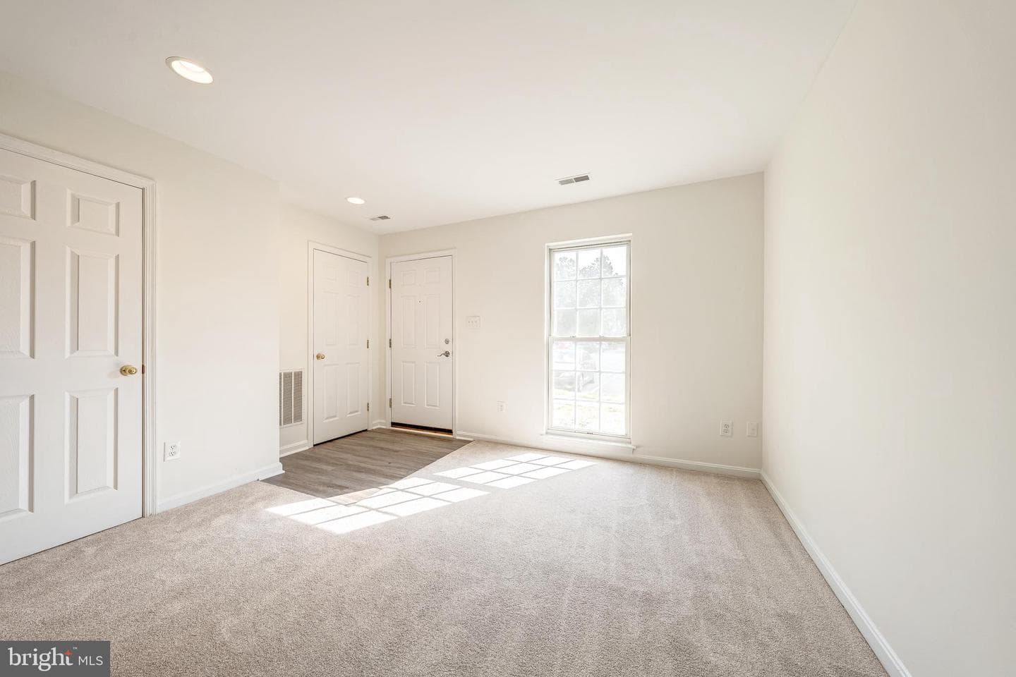 43539 Kiplington Square photo 4