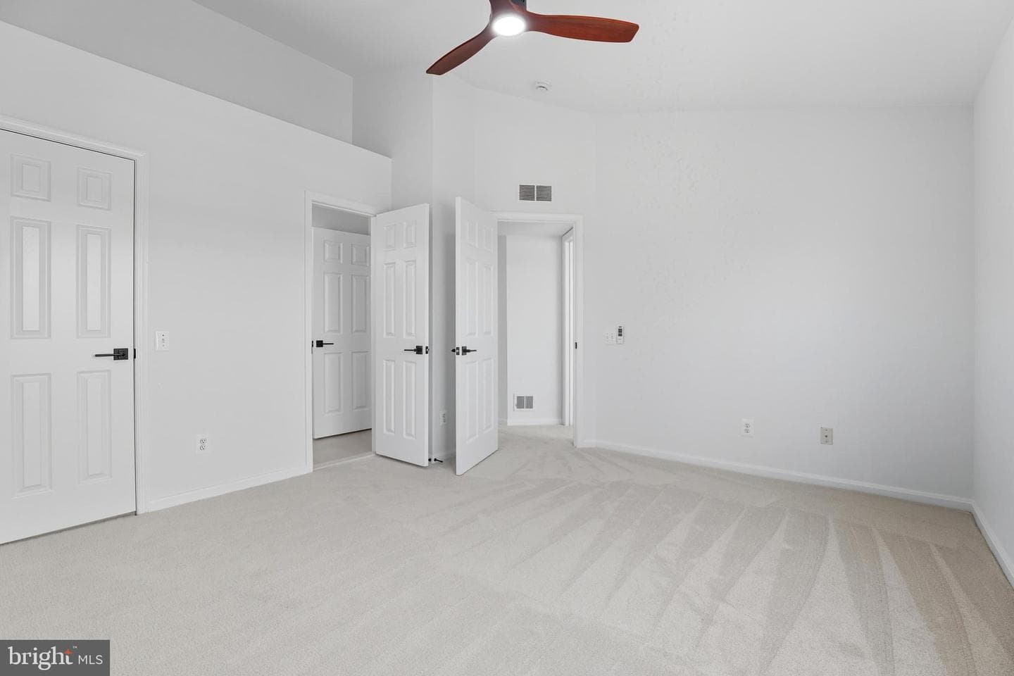 46895 Eaton Terrace #300 photo 16