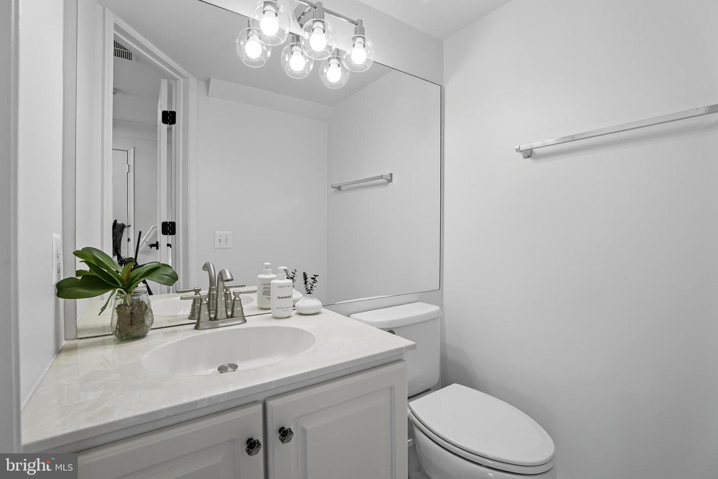 46895 Eaton Terrace #300 photo 6