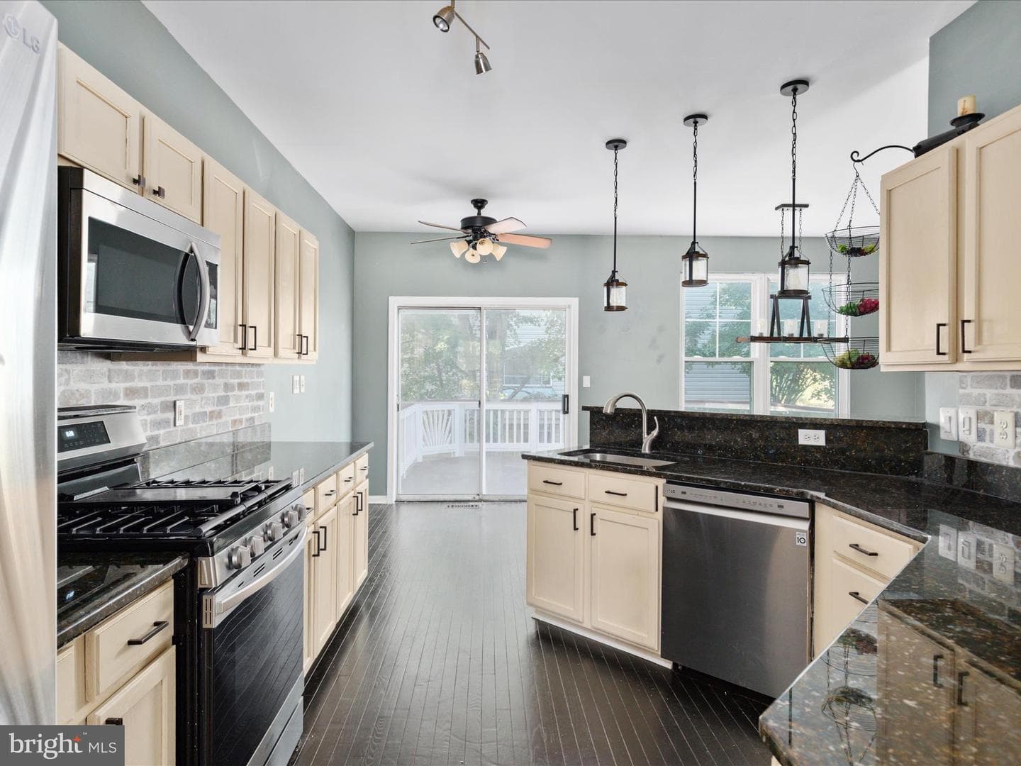 25328 Ashbury Drive photo 9