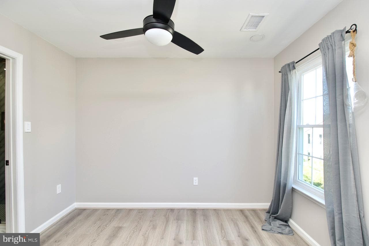 22908 Regent Terrace photo 16