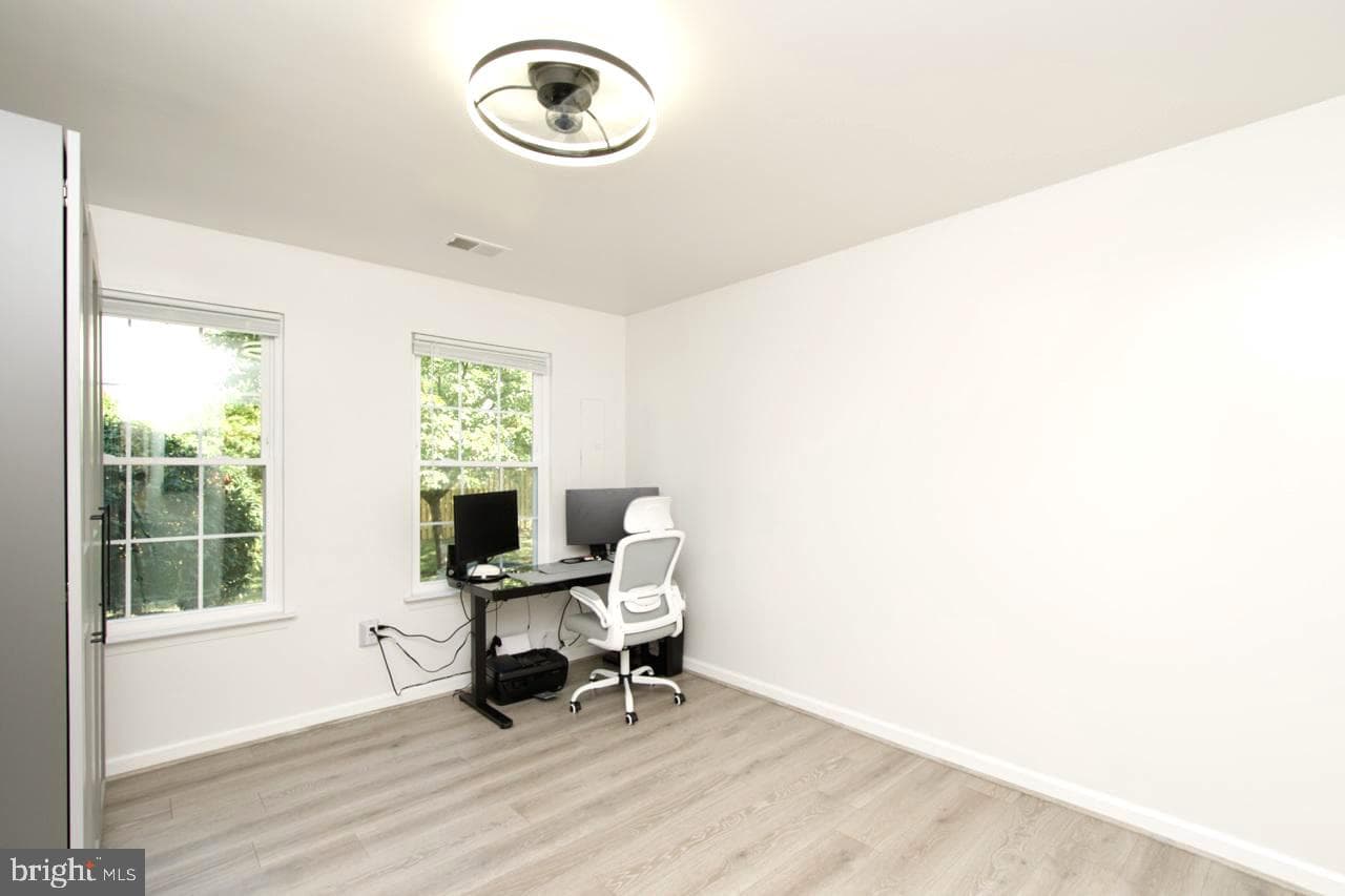22908 Regent Terrace photo 18