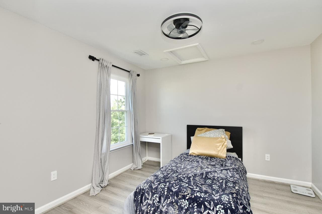 22908 Regent Terrace photo 21