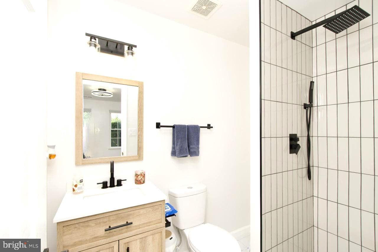 22908 Regent Terrace photo 23