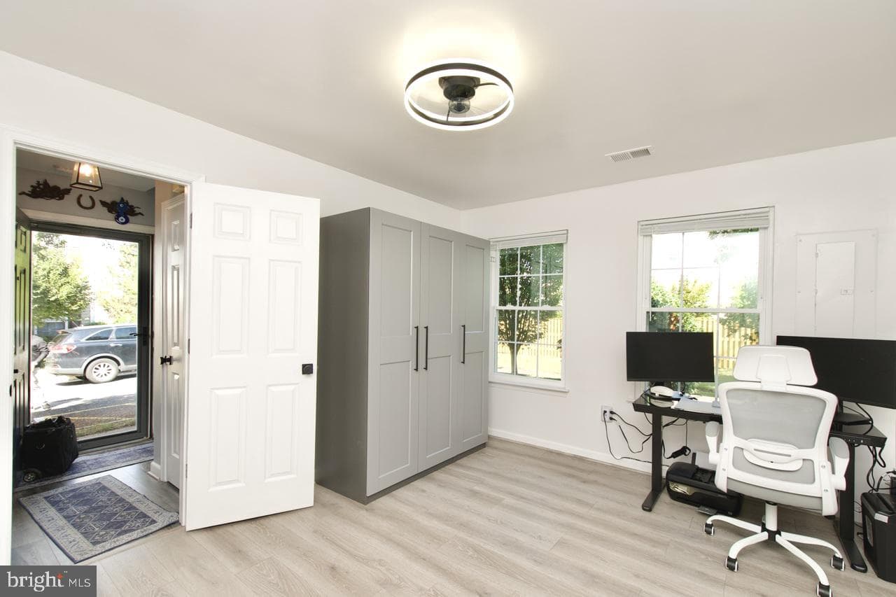 22908 Regent Terrace photo 24