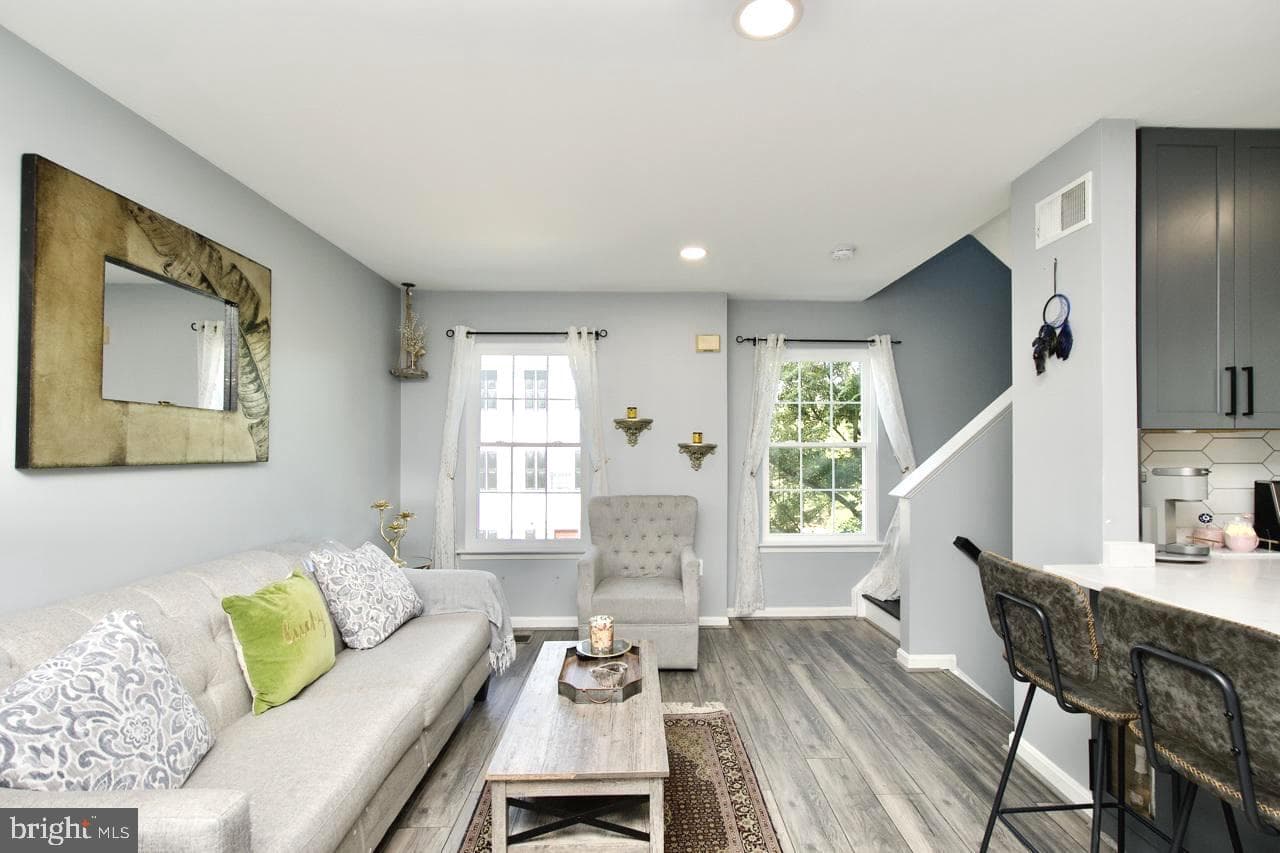 22908 Regent Terrace photo 4