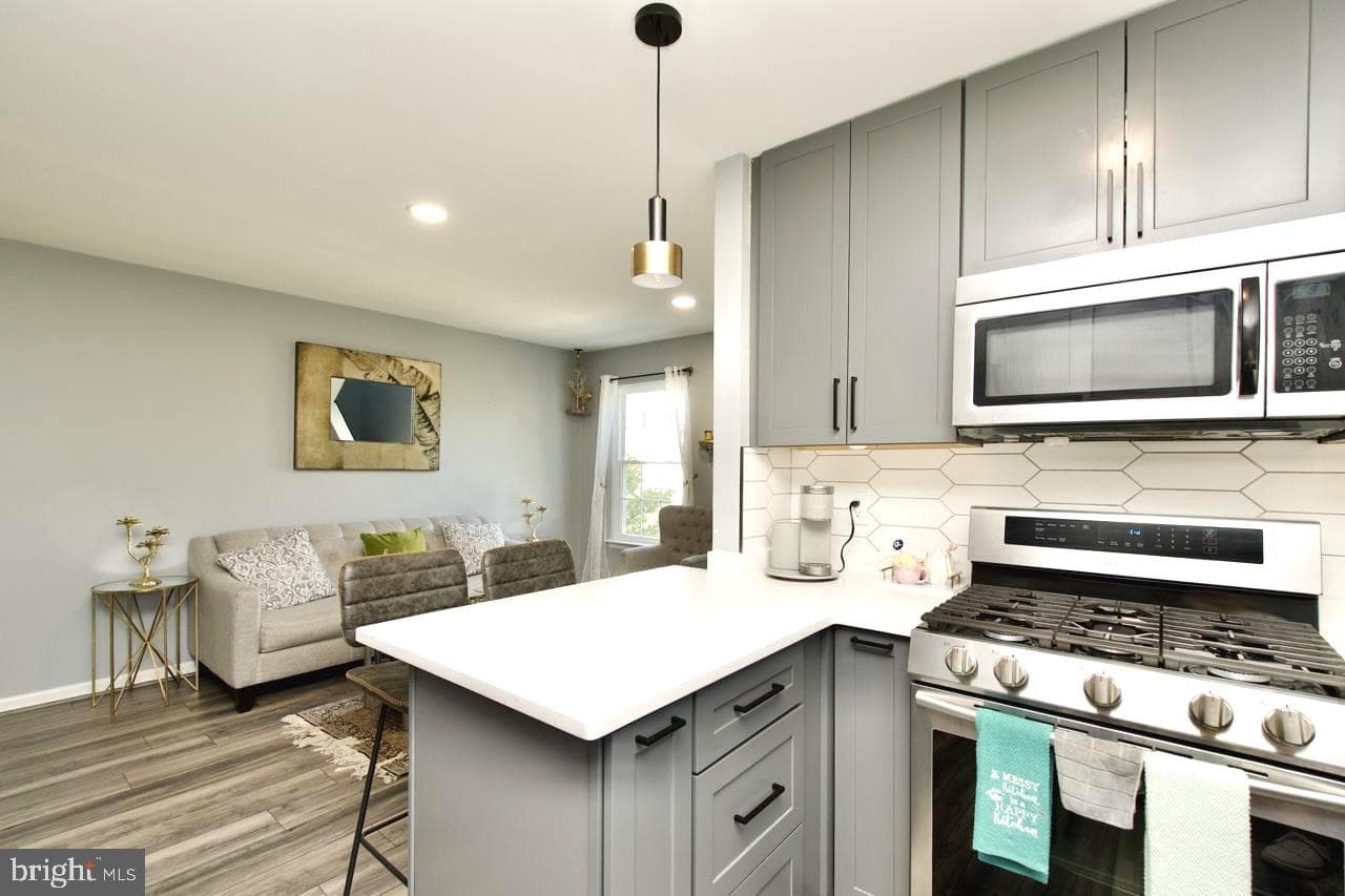 22908 Regent Terrace photo 9