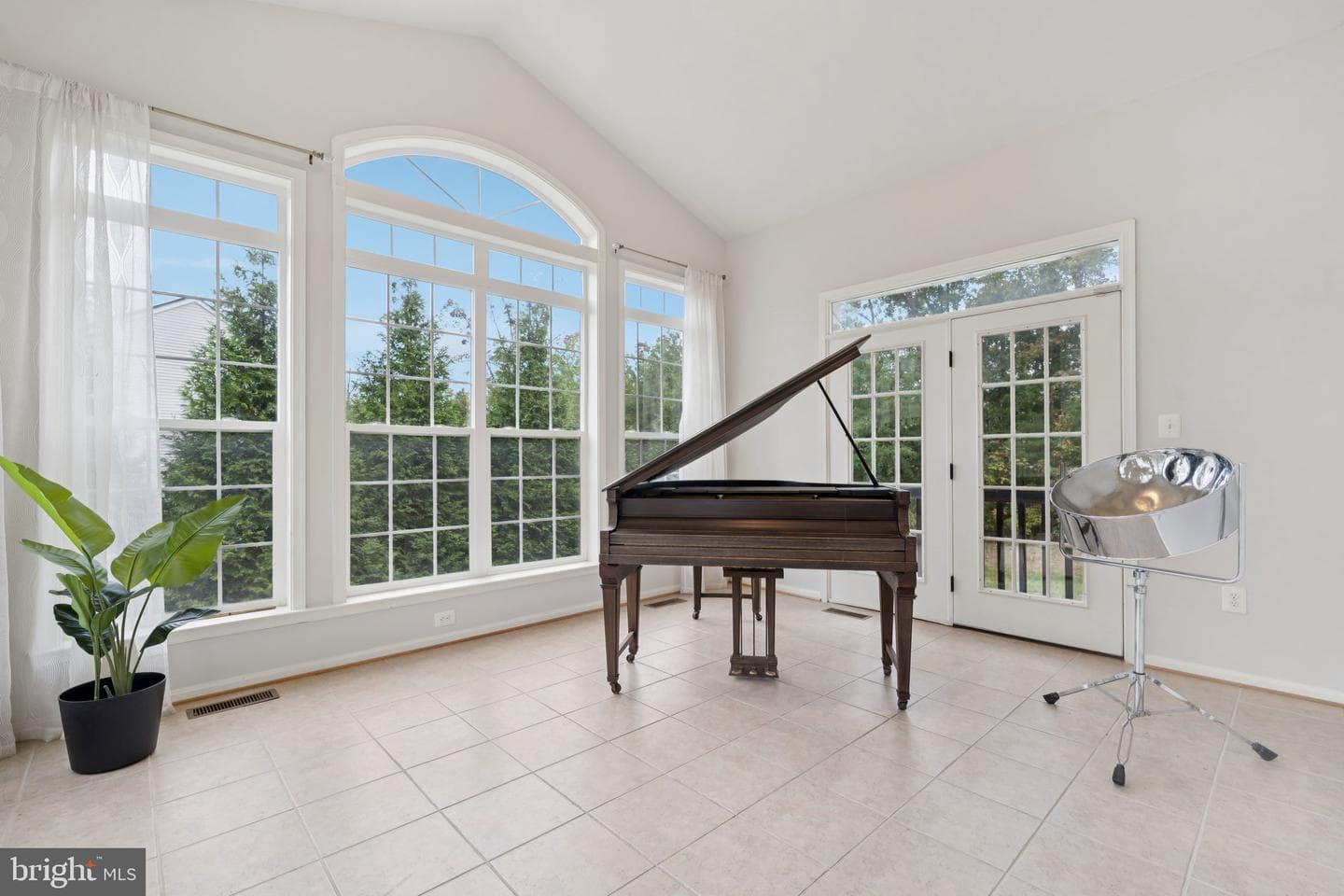 25083 Kingscote Court photo 6