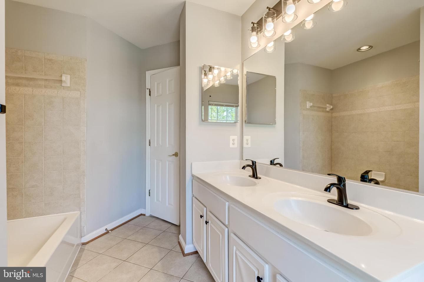 19111 Chartier Drive photo 32