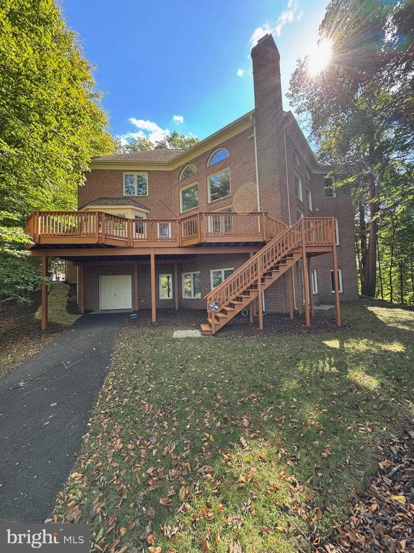 308 Sinegar Place photo 3