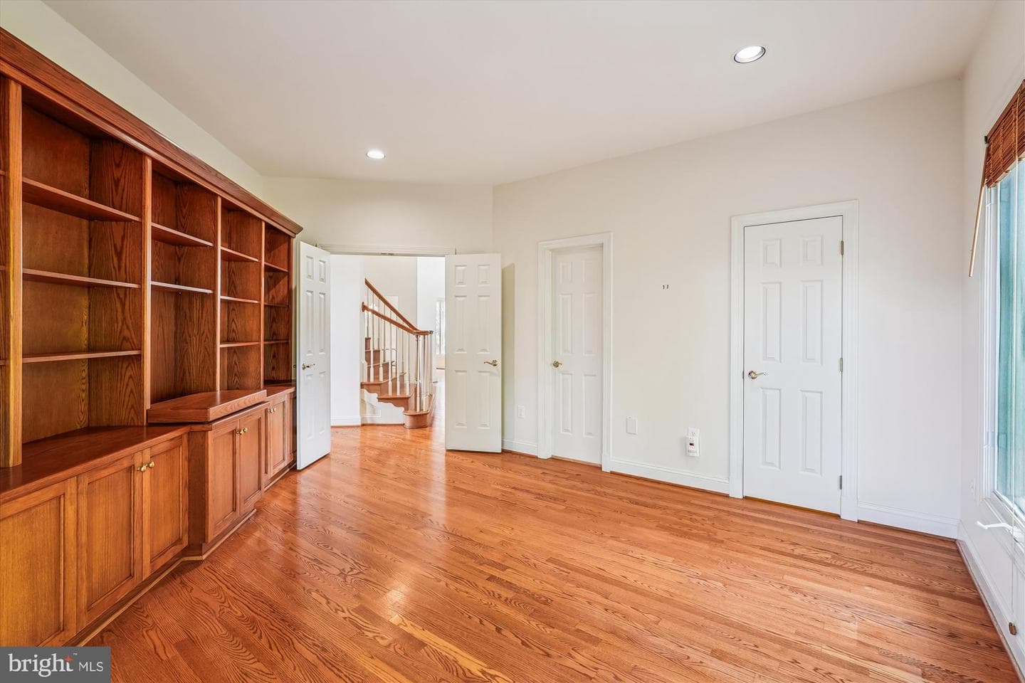 308 Sinegar Place photo 30