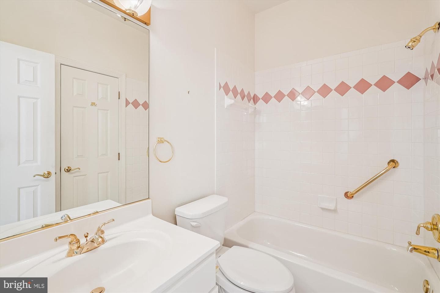 308 Sinegar Place photo 32