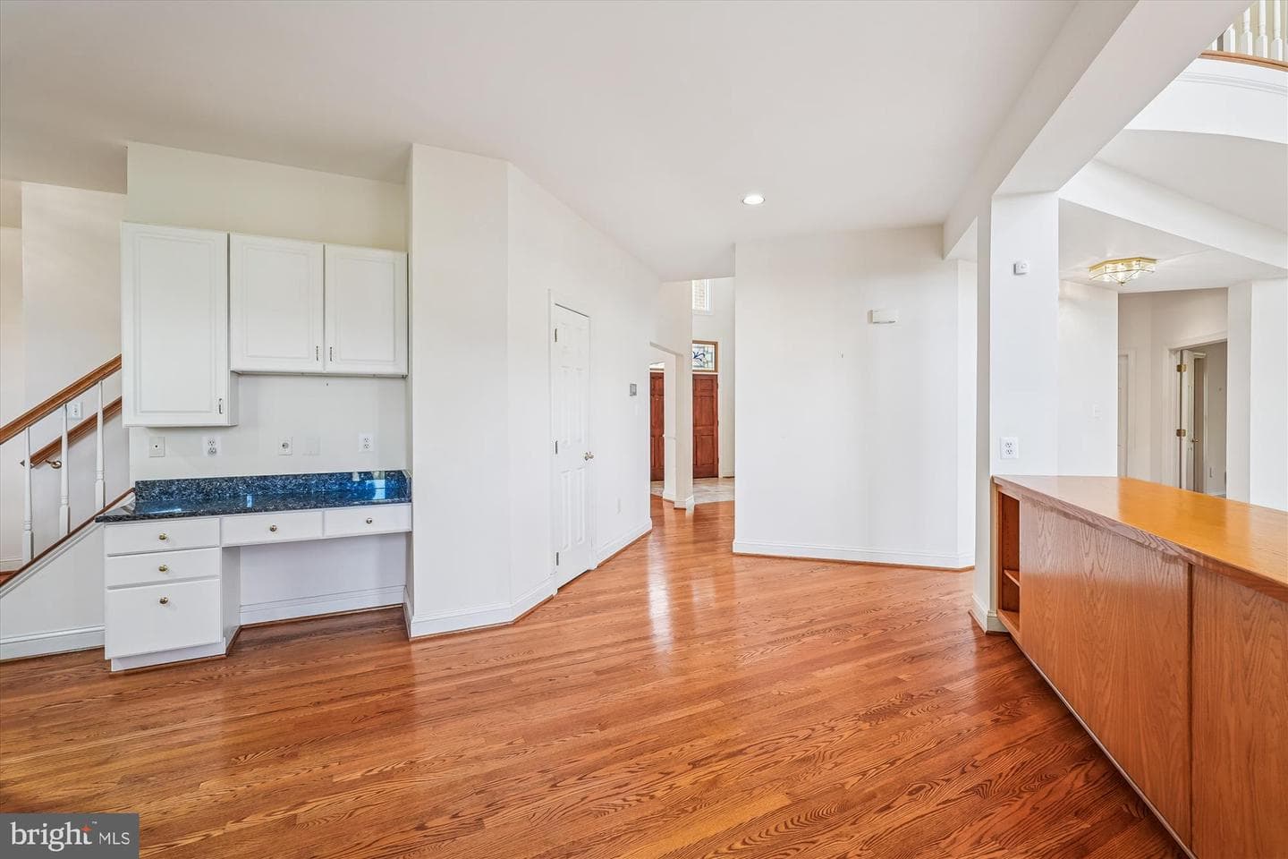308 Sinegar Place photo 43