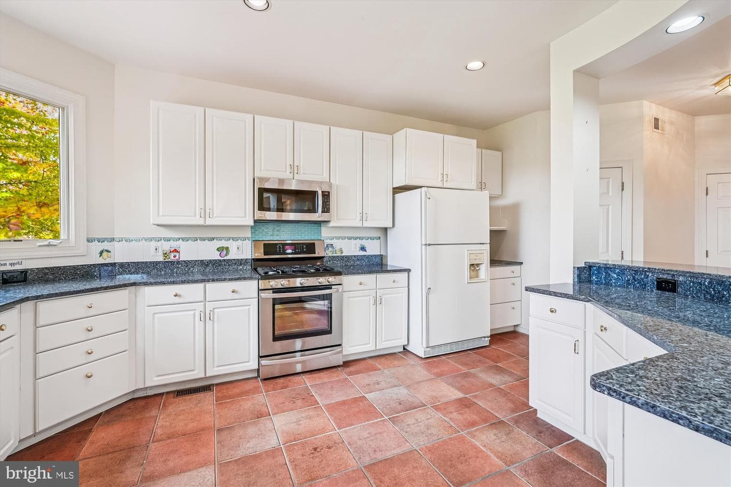 308 Sinegar Place photo 45