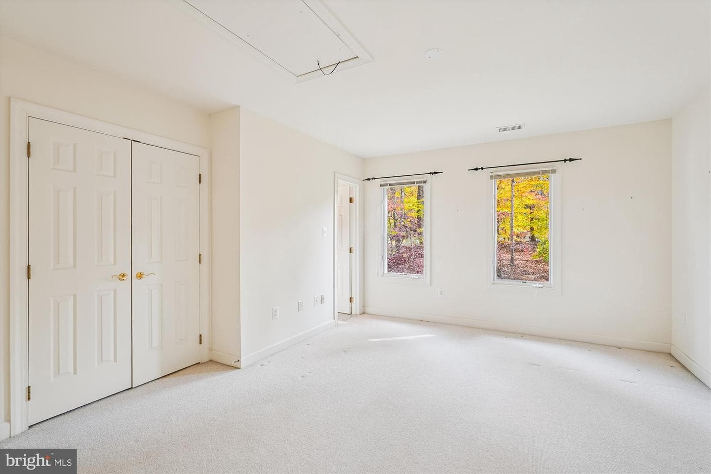 308 Sinegar Place photo 55
