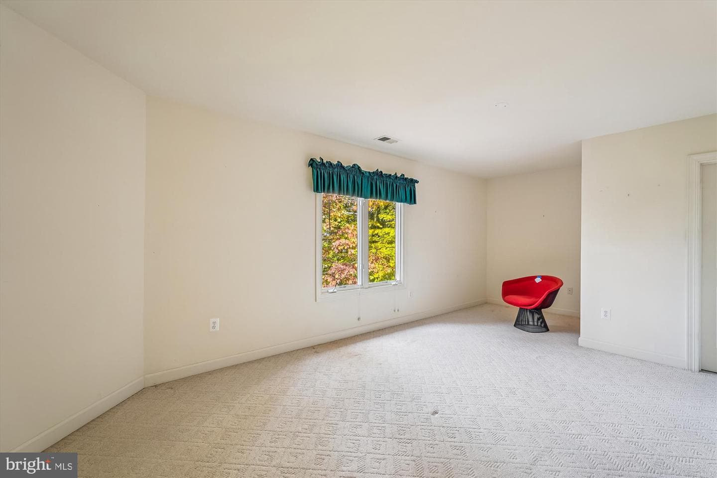 308 Sinegar Place photo 61