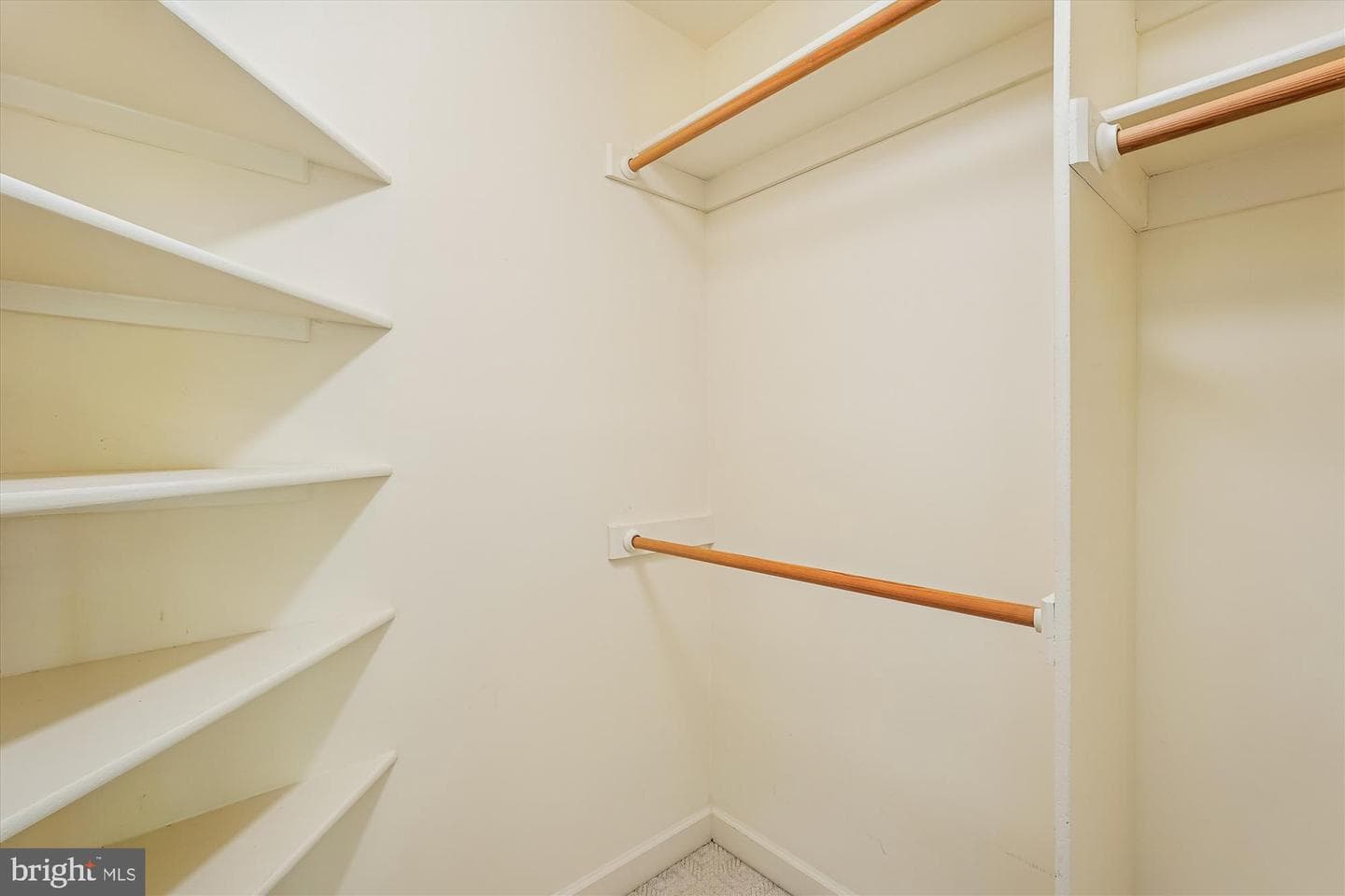 308 Sinegar Place photo 70