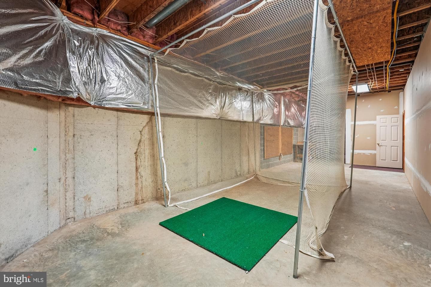 308 Sinegar Place photo 79