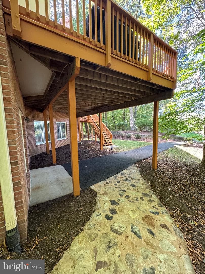 308 Sinegar Place photo 9