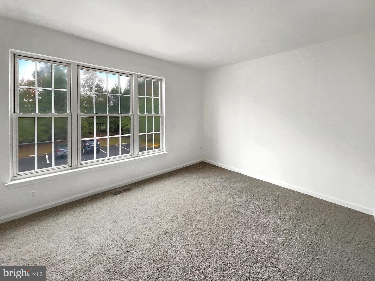 45458 Oak Trail Square photo 13