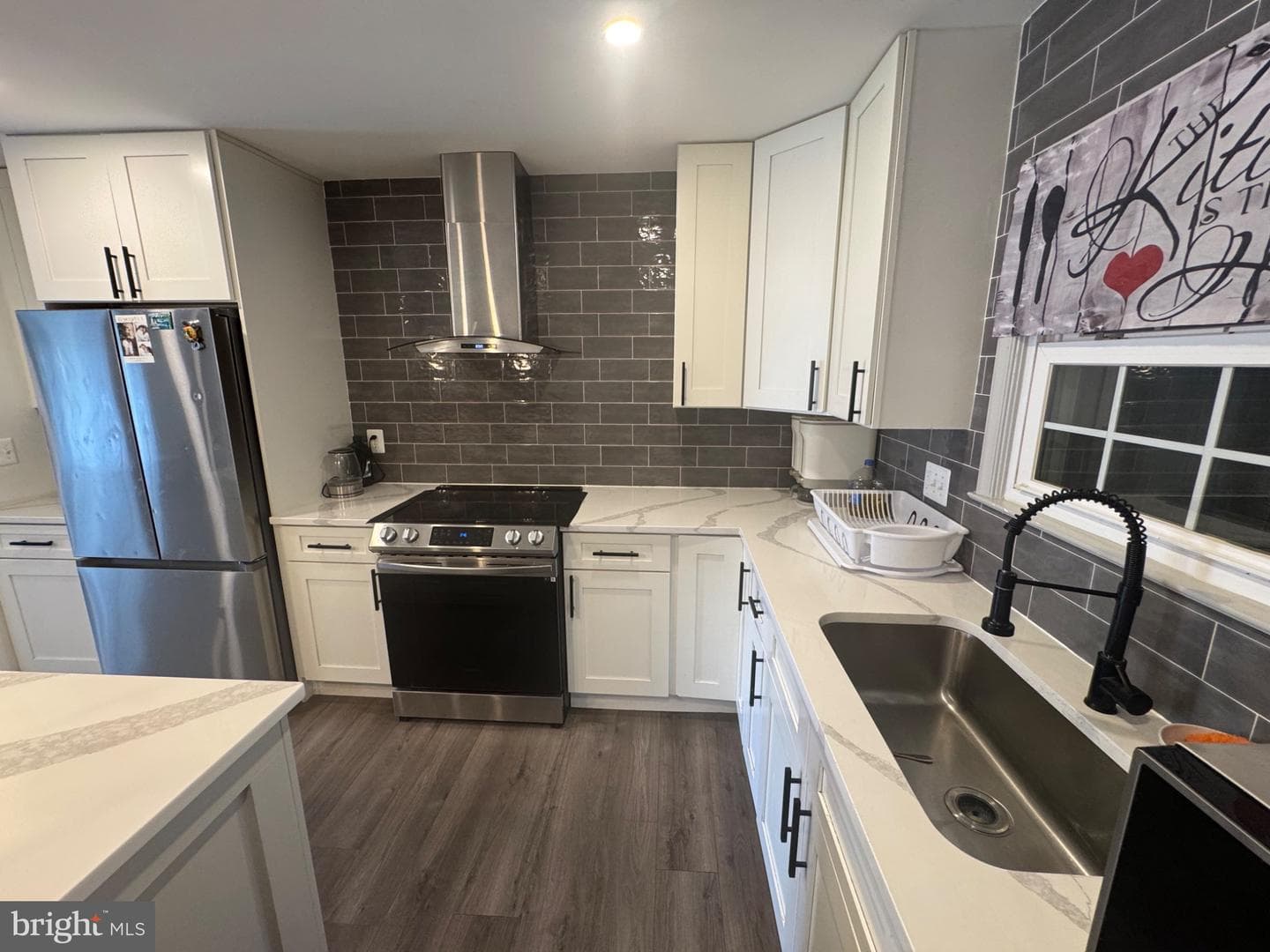 1314 E Holly Avenue photo 4
