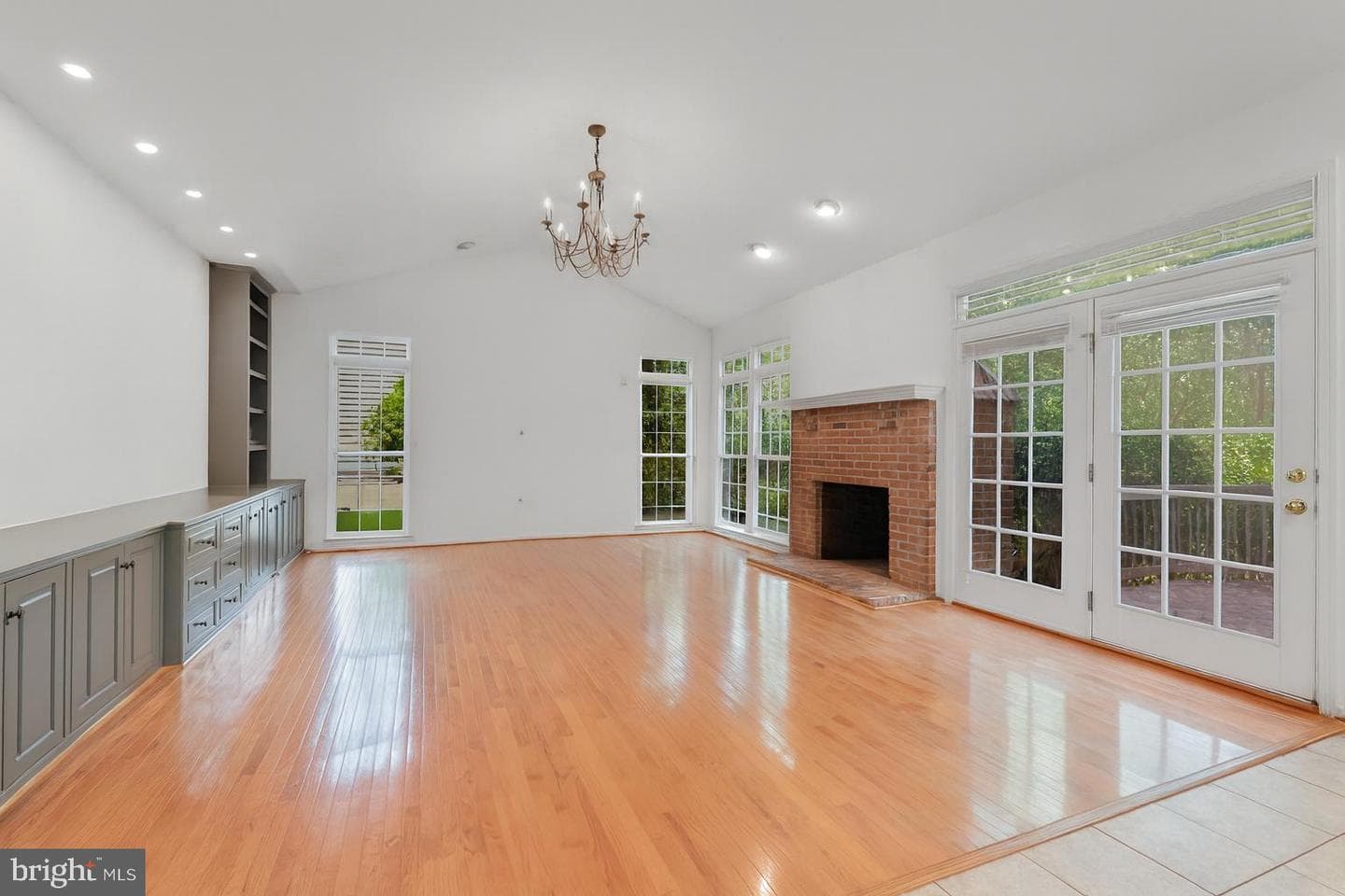 641 Meade Drive SW photo 29