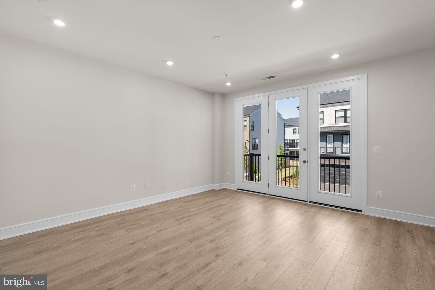 21754 Dollis Hill Terrace photo 11