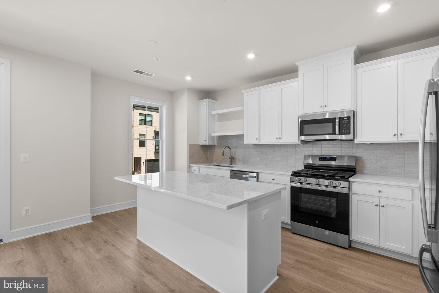 21754 Dollis Hill Terrace photo 8
