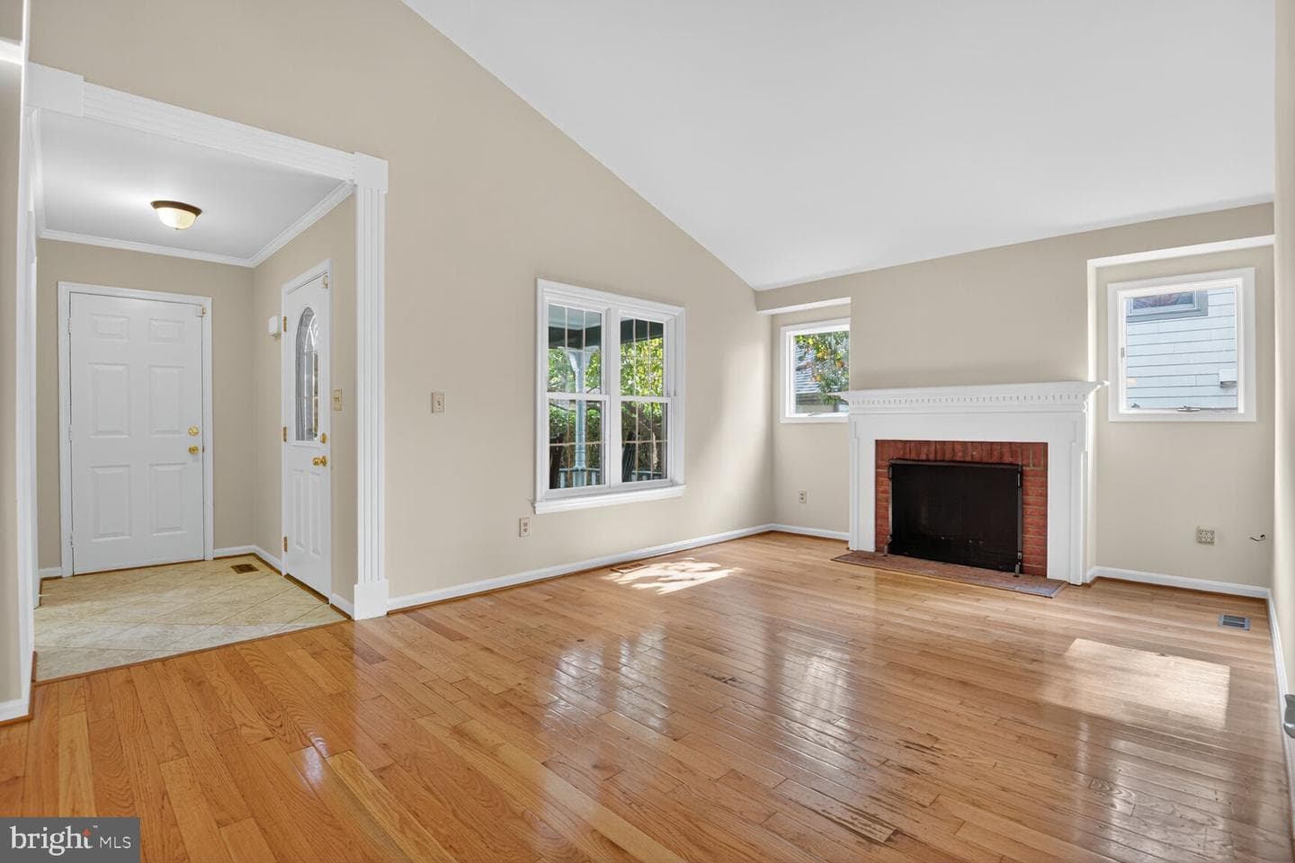 332 Loudoun Street SW photo 11