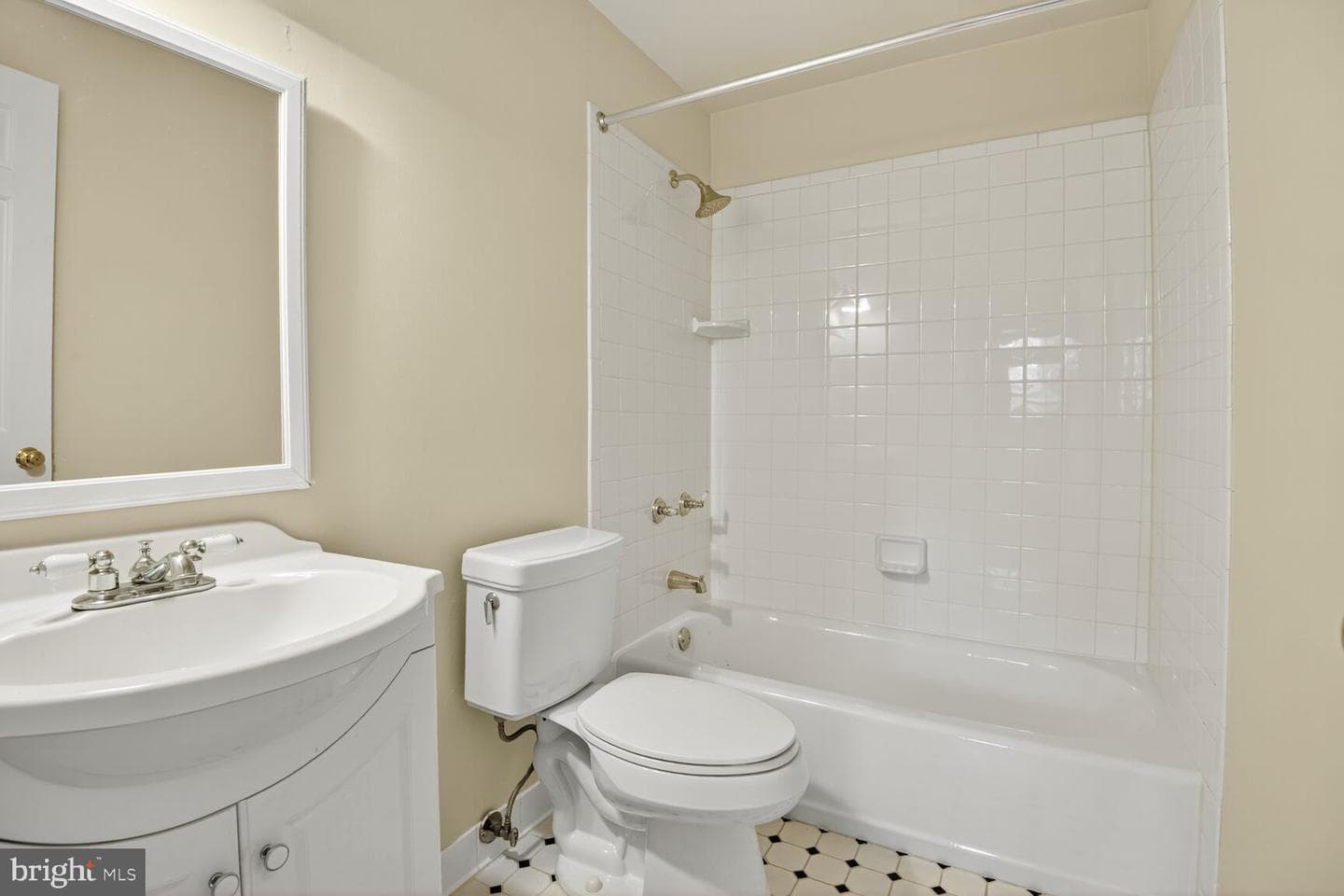 332 Loudoun Street SW photo 13
