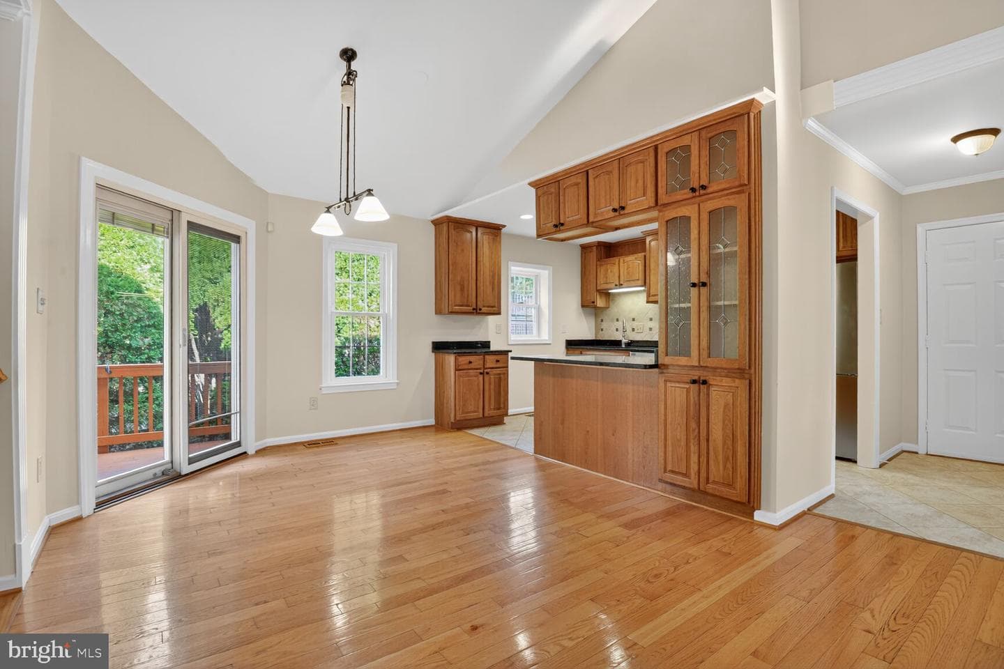 332 Loudoun Street SW photo 7