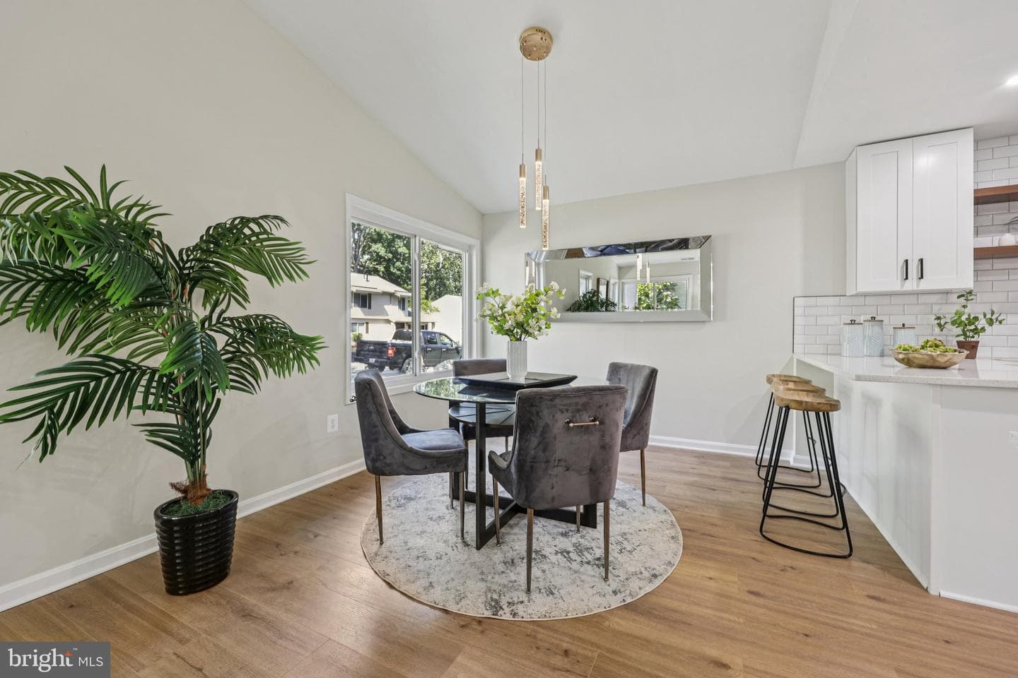 125 Avondale Drive photo 8
