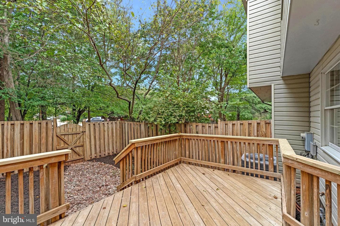 21921 Myrtlewood Square photo 32
