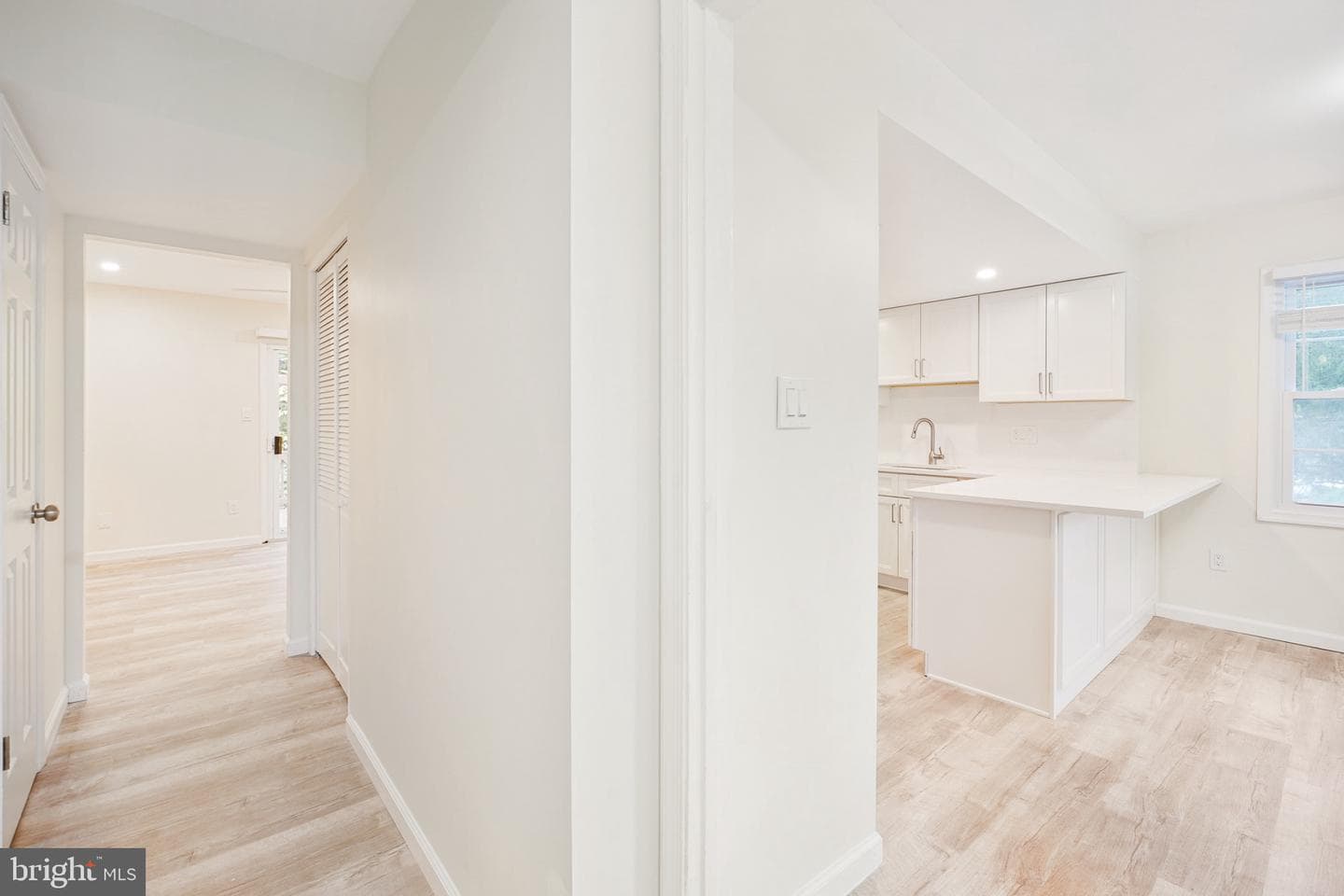 1050 Ramsgate Court #c photo 7