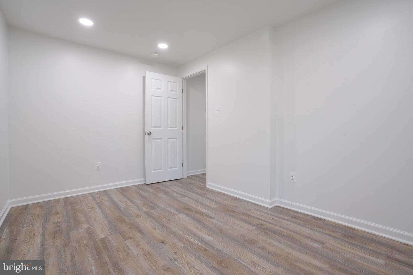 112 Argus Place photo 17