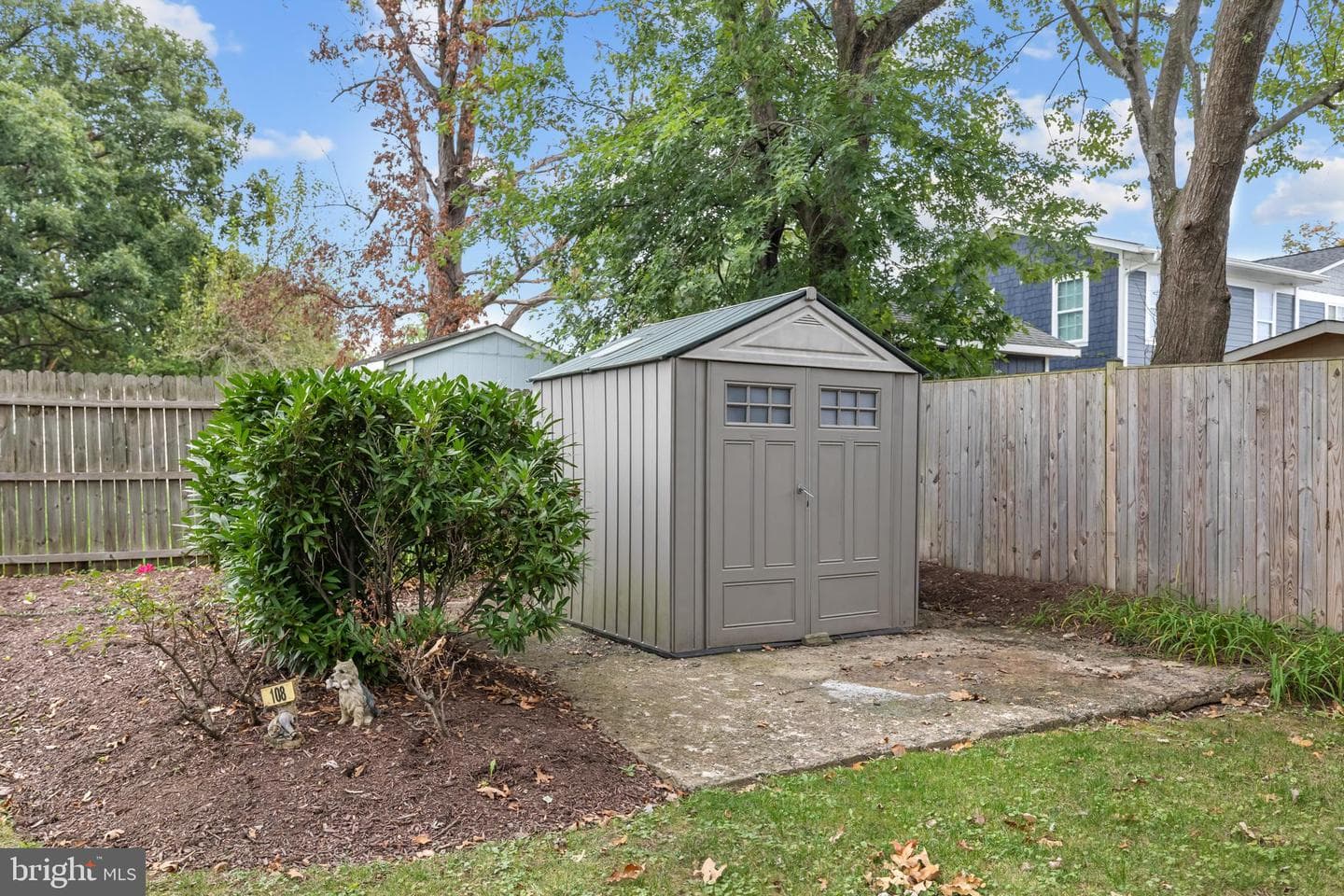 108 N Alder Avenue photo 29