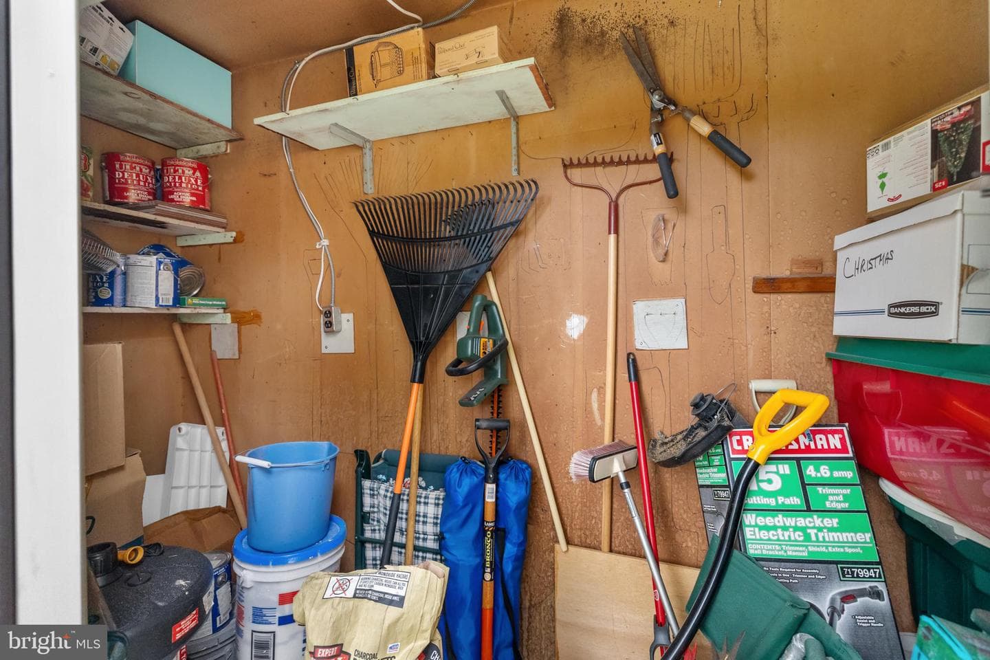 108 N Alder Avenue photo 32